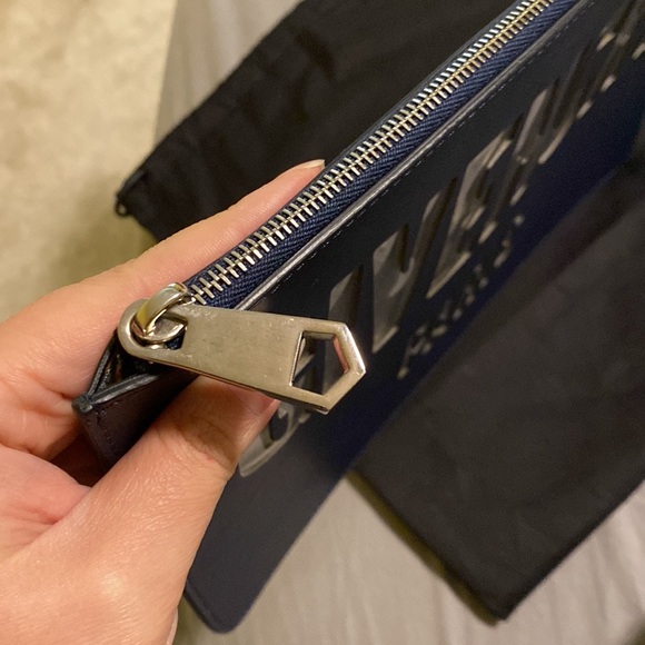 GIVENCHY Plate Iconic Clutch Bag Blue Leather - Picture 8 of 12